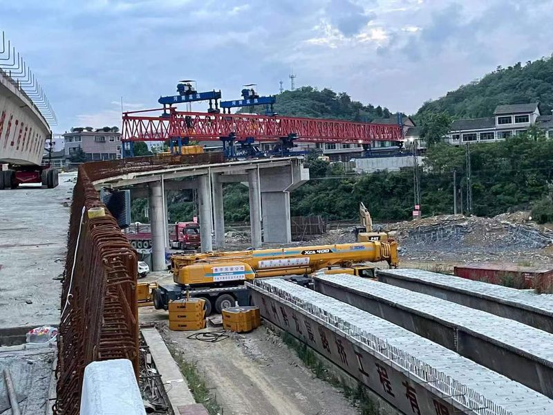 GYLQ240T-40M自平衡过跨架桥机贵州跨铁路线工程